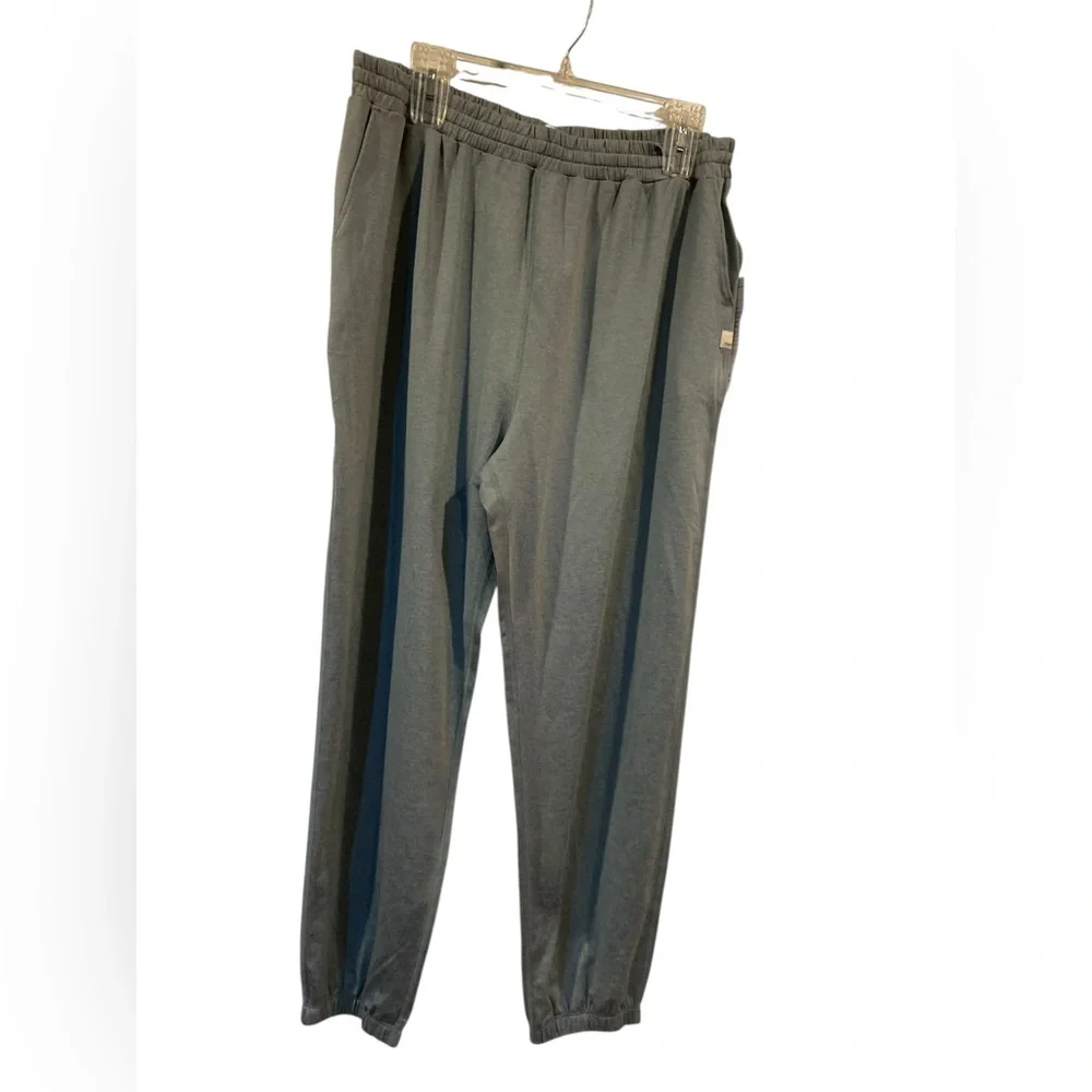 79. NWT Vuori boyfriend joggers VINTAGE PISTACHIO HEATHER Size XL